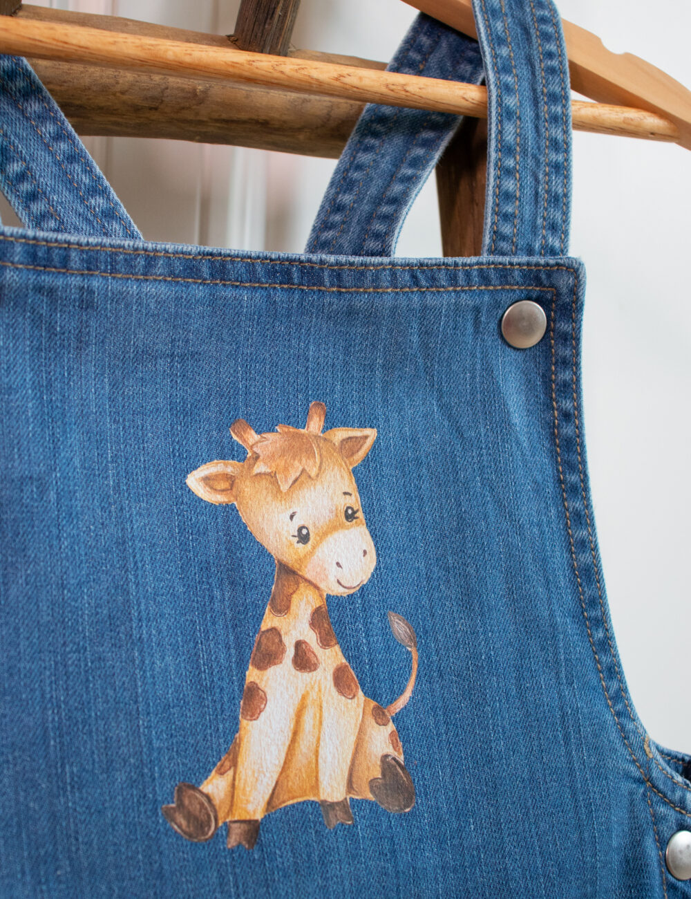 Salopette in jeans - immagine 2