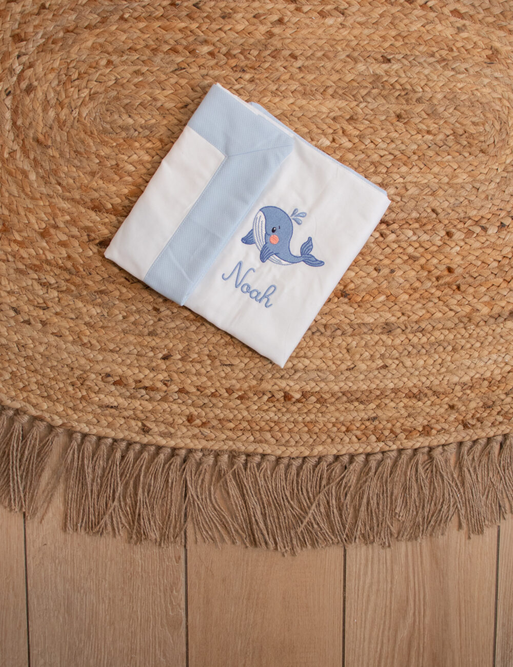 Coperta in piquet con balza - immagine 2